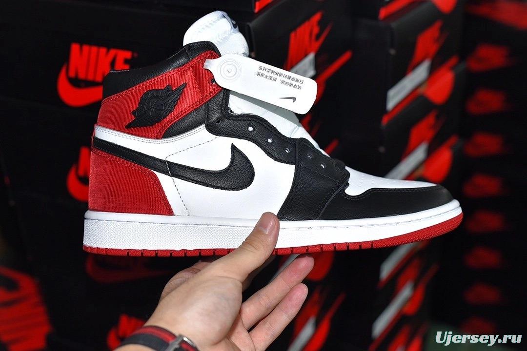 Air Jordan 1 Satin Black Toe