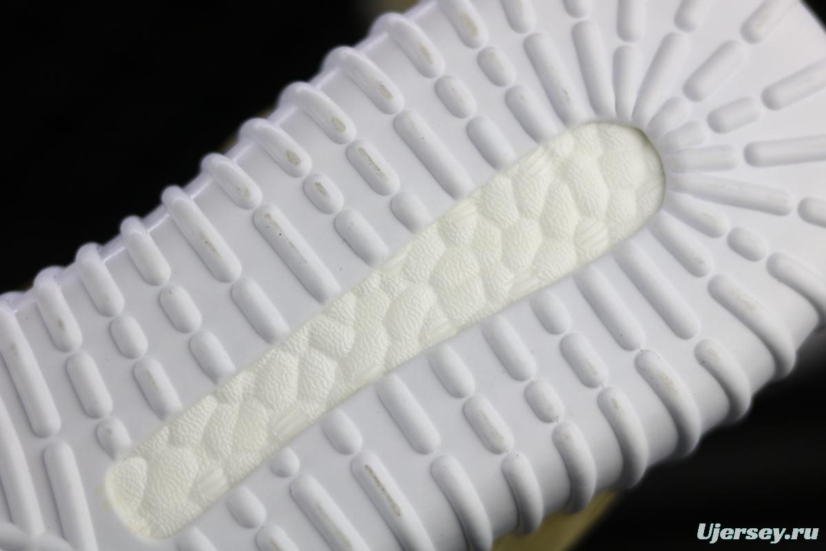 CDG PLAY x 750Yeezy Basf Boost JW5359 jointly customized pure original configuration BASF outsole, focusing on high-end goods in foreign markets.