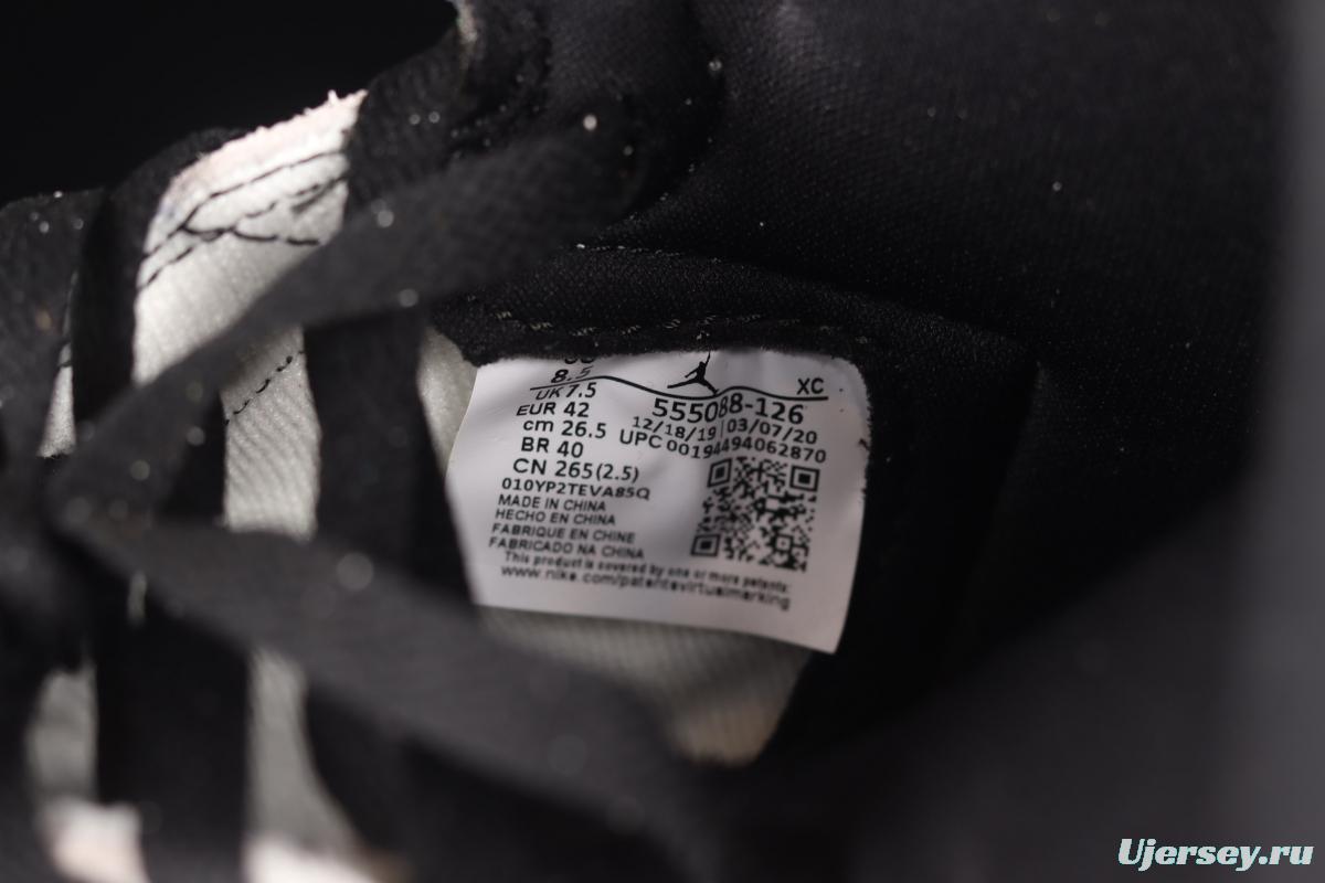 Air Jordan 1 Light Smoke Grey light soot 555088-126