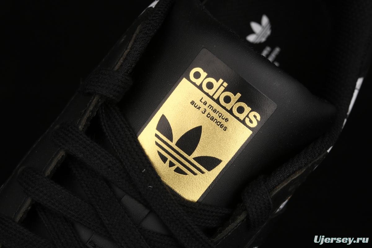 Adidasidas Originals Superstar FV2819 shells are covered with logo classic sneakers.