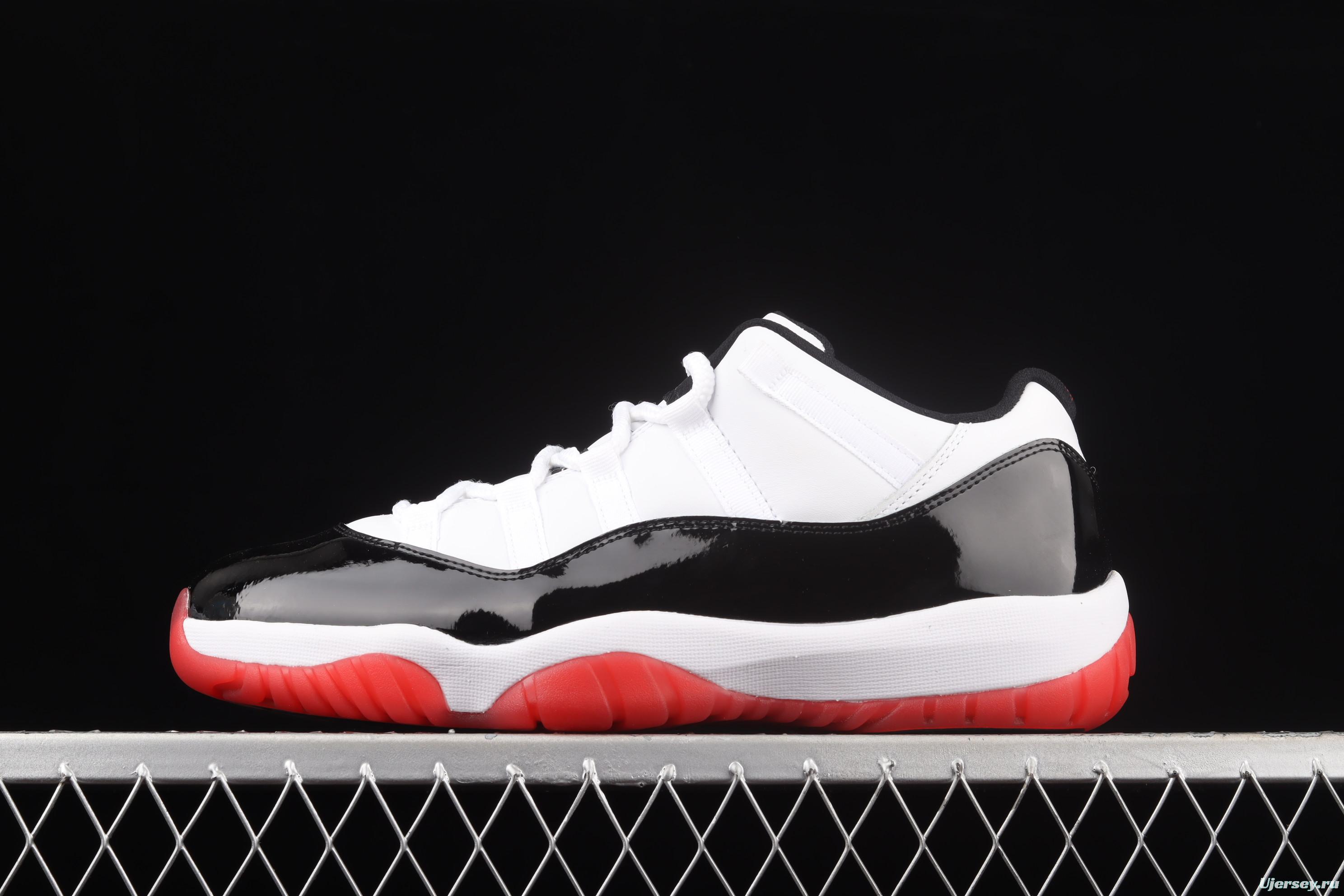 Air Jordan 11 Retro Low 11 low-grade lacquer leather black and red head layer true carbon AV2187-160