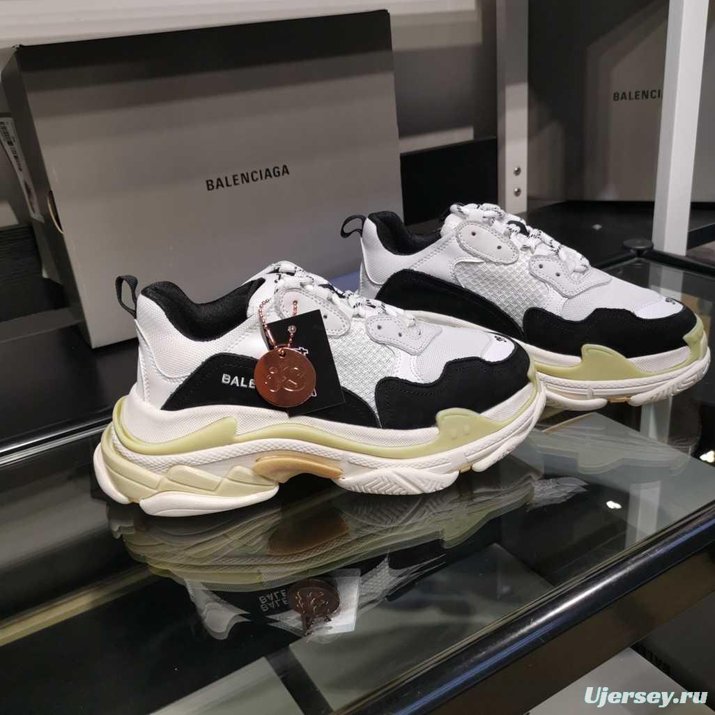 Men/Women Balenciaga Triple S Sneaker White/Black Item Ab5580330