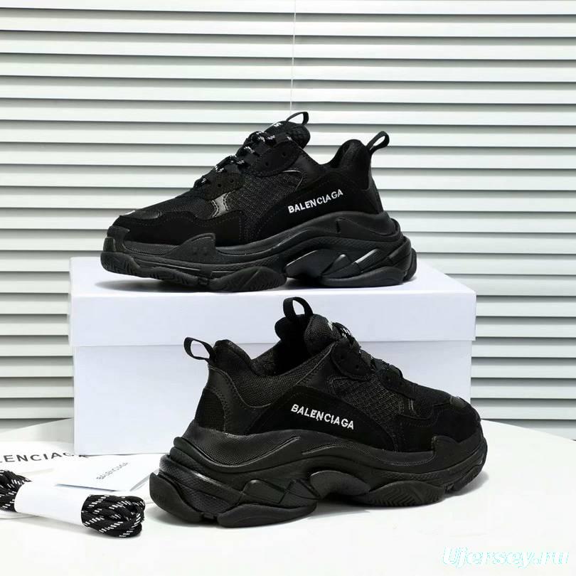 Men/Women Balenciaga Triple S Black Sneaker Item 6380340