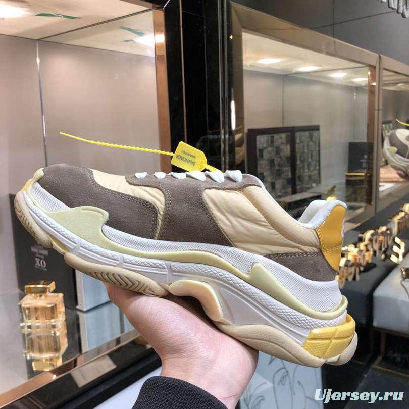 Men/Women Balenciaga Triple S 2.0 Sneaker khaki Item 6380340