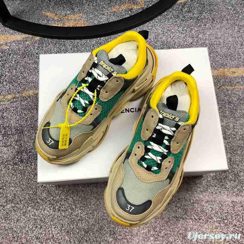 Men Balenciaga Triple-S Sneaker khaki/Green