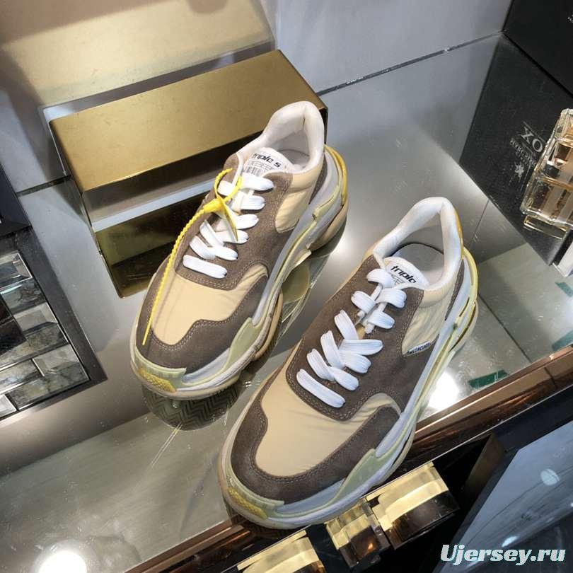 Men/Women Balenciaga Triple S 2.0 Sneaker khaki Item 6380340