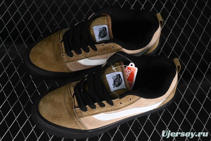 Vans Classics Knu Skool Retro Chunky Tongue Skate Shoes in Black/Brown - VN000CP6BXC