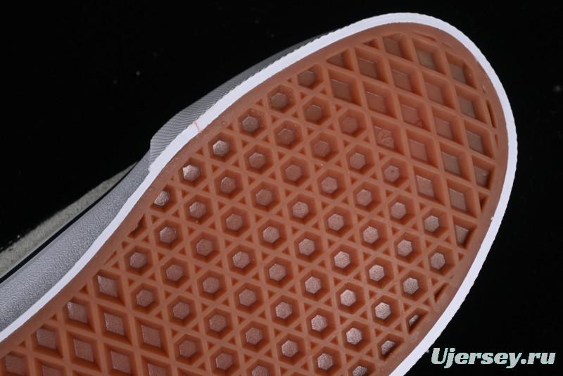 Vans Classics Knu Skool Retro Sneakers with Thick Tongue and Oversized Toe - VN0009QC02Y