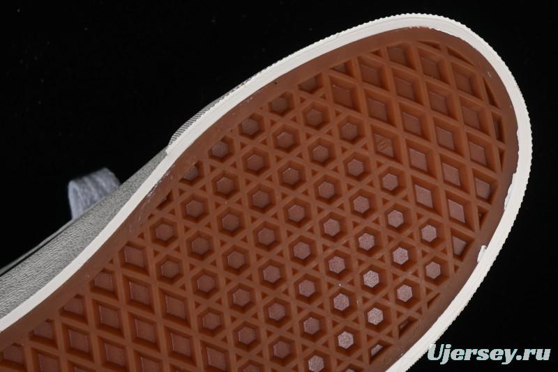 Vans Classics Knu Skool Retro Sneakers with Enlarged Toe and Thickened Trim - VN0009QCKGR