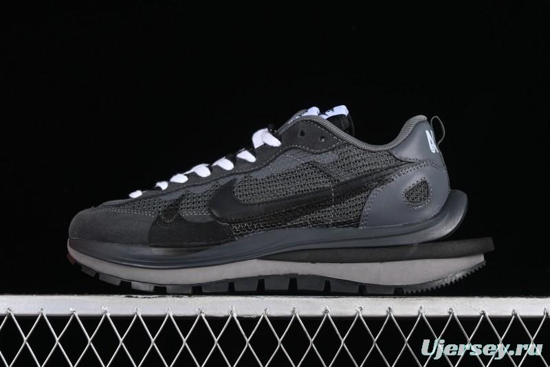 Nike Sacai VaporWaffle 3.0 Fashion-Forward Casual Sneakers - CV1363-105