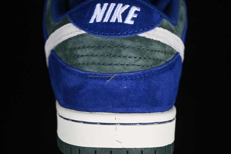 Nike SB Dunk Low Skateboarding Shoes - HF3704-400