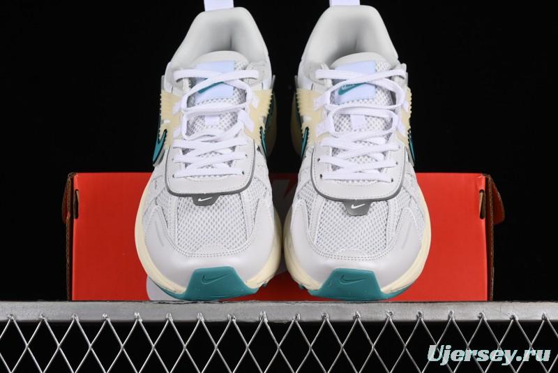 Nike Runtekk Run V2K Cushioned Low-Top Retro Running Shoes with Anti-Slip Design - FD0736-105