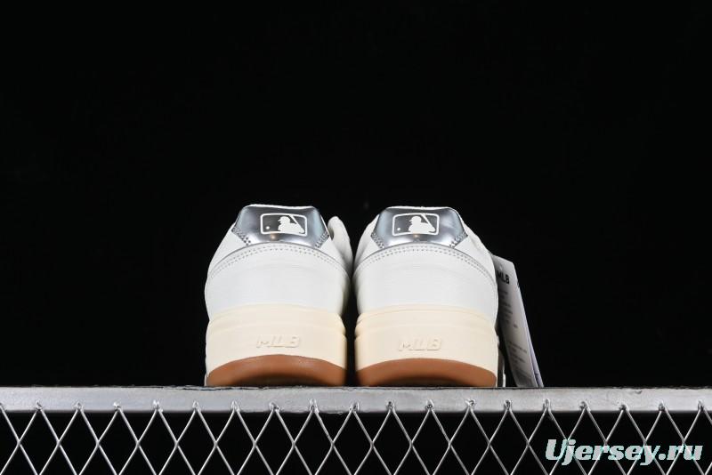 New York Yankees MLB Chunky Runner Basic Lace-Up Lightweight Casual Sneakers - 3ASXCBS4N50IVS