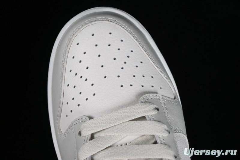 Nike Dunk Low SB Casual Sneakers in Light Grey/Khaki - FJ4188-001