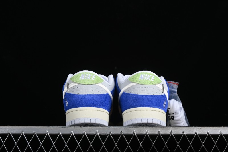 Nike April Skateboards SB Dunk Low Collaboration - Ice Rose SB Shattered Backboard Casual Skate Shoes FD2562-400