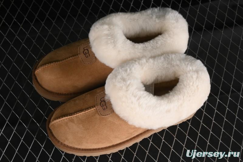 UGG Classic Short II Mini Boots with Genuine Australian Sheepskin and TREADLITE Outsole - 1134810