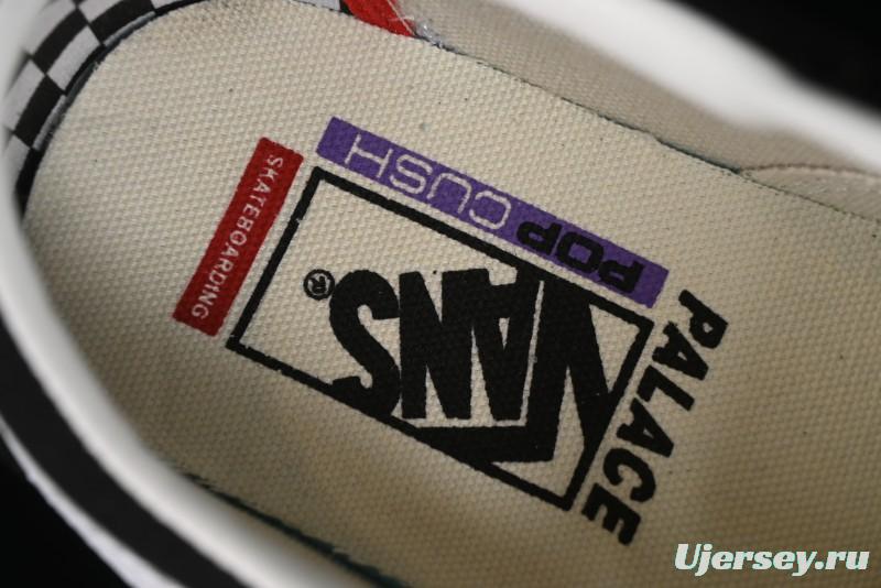 Vans Old Skool Low-Top Retro Skate Shoes in Black & White - VN0A5KRXBA2