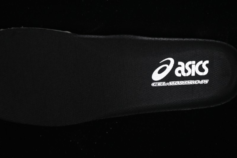 Asics Gel-Kayano 14 Running Shoes with Breathable Design and Professional Cushioning - 1201A019-006