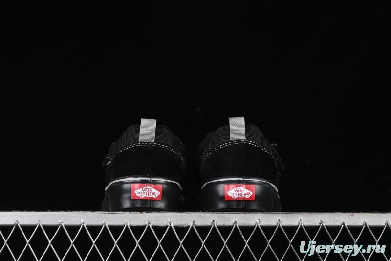 Vans Knu Skool Low Top Retro Casual Vulcanized Slip-On Shoes in Black - VN000CRPBMA