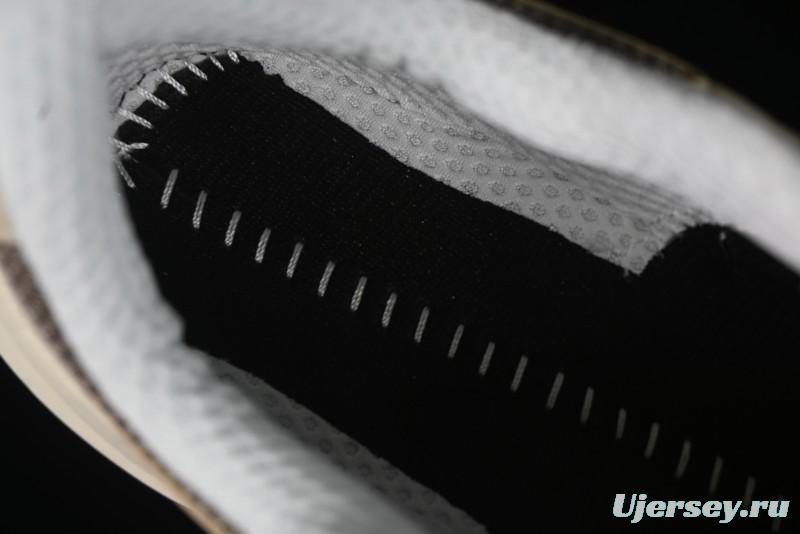 New Balance 990 Series Premium Retro Running Shoes with Carbon Fiber Midsole - U990LO6