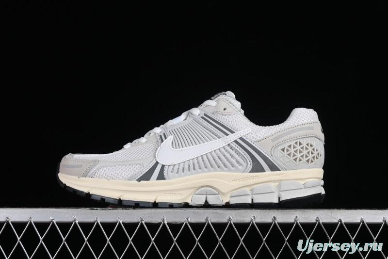 Nike Zoom Vomero 5 SP Retro Casual Running Shoes with Lightweight EVA Midsole - HF0731-007