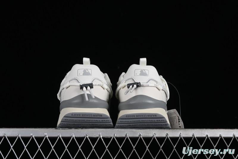 New York Yankees Chunky Runner Basic Lace-Up Lightweight Casual Sneakers - 3ASHCRR3N43WHS