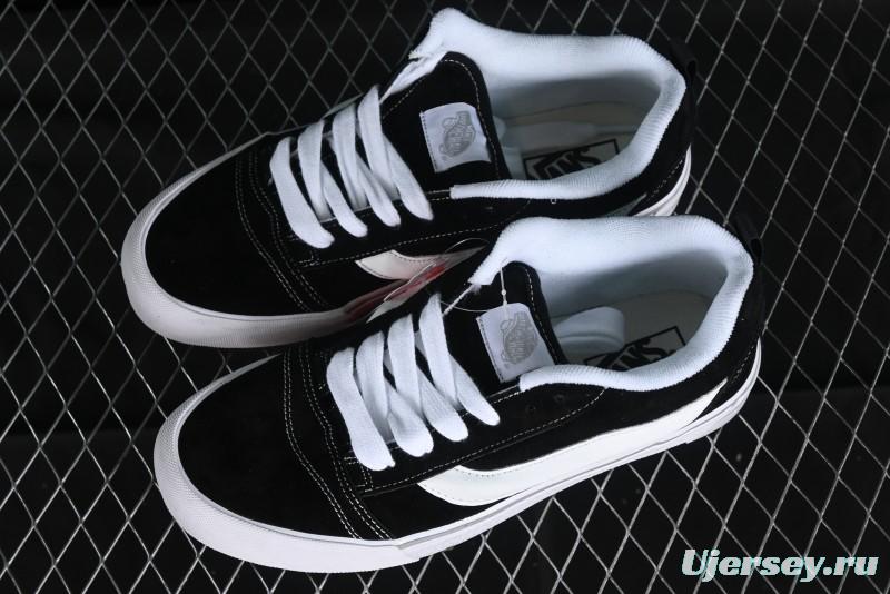Vans Classics Knu Skool Retro Sneakers in Black & White - VN0AUAK375