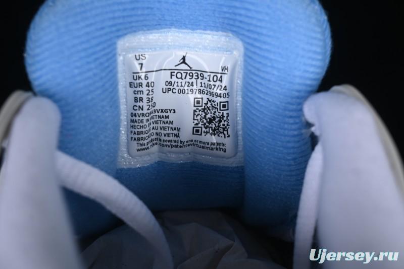 Nike Air Jordan 4 Remastered Retro Sneakers in White Blue - FQ7939-104