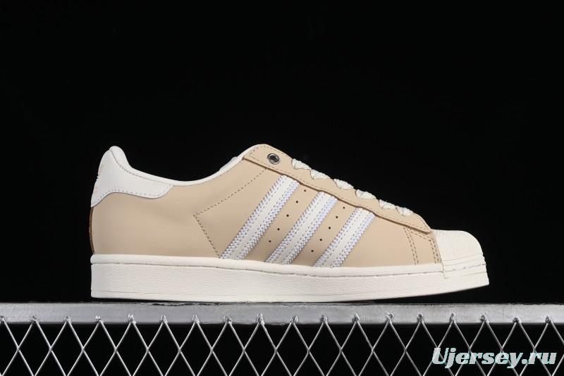 Adidas Originals Superstar Casual Sneakers with Shell Toe Design - IE3039