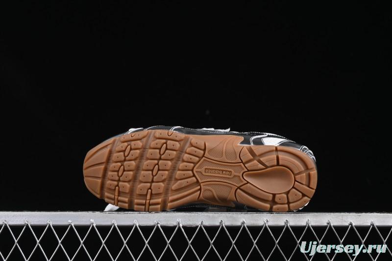 New Balance 530 Metallic Silver Sneakers – Stylish & Sporty Design