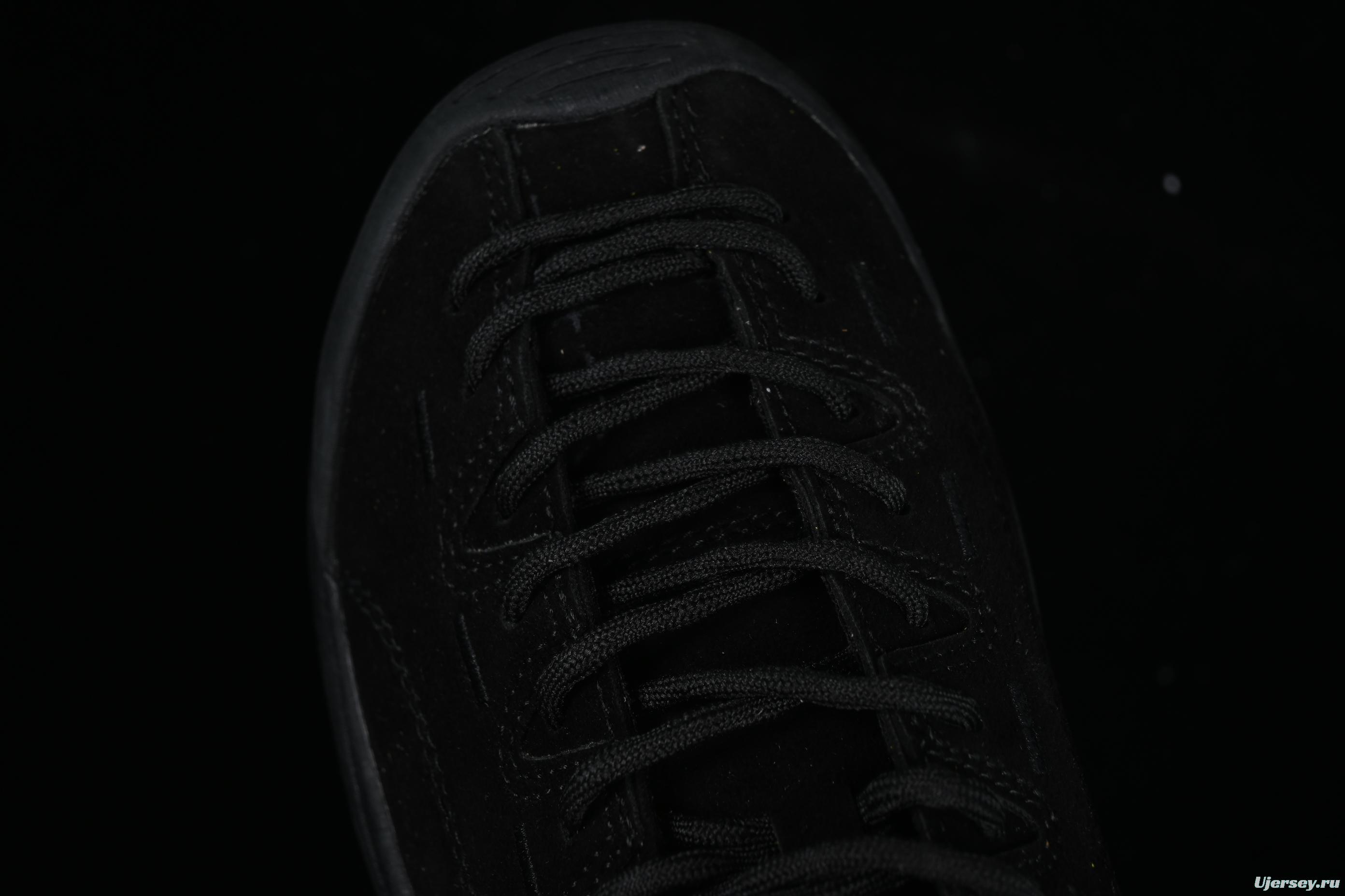 KEEN Men's Jasper II Waterproof Sneaker - All-Black Minimalist Design