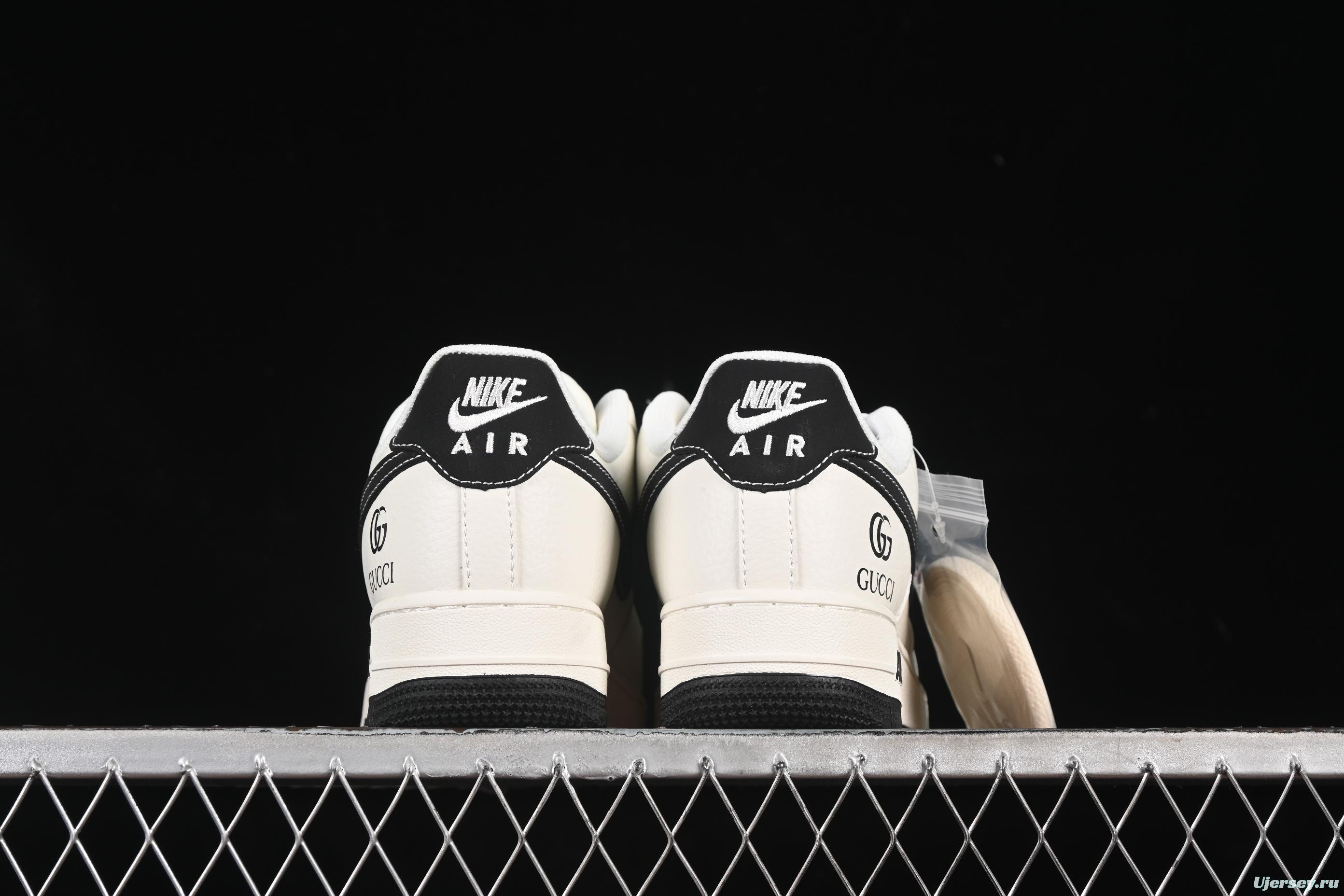 Nike Air Force 1'07 Low Gucci Collaboration Dual-Tone Mini Swoosh Casual Sneakers - CS5288-009