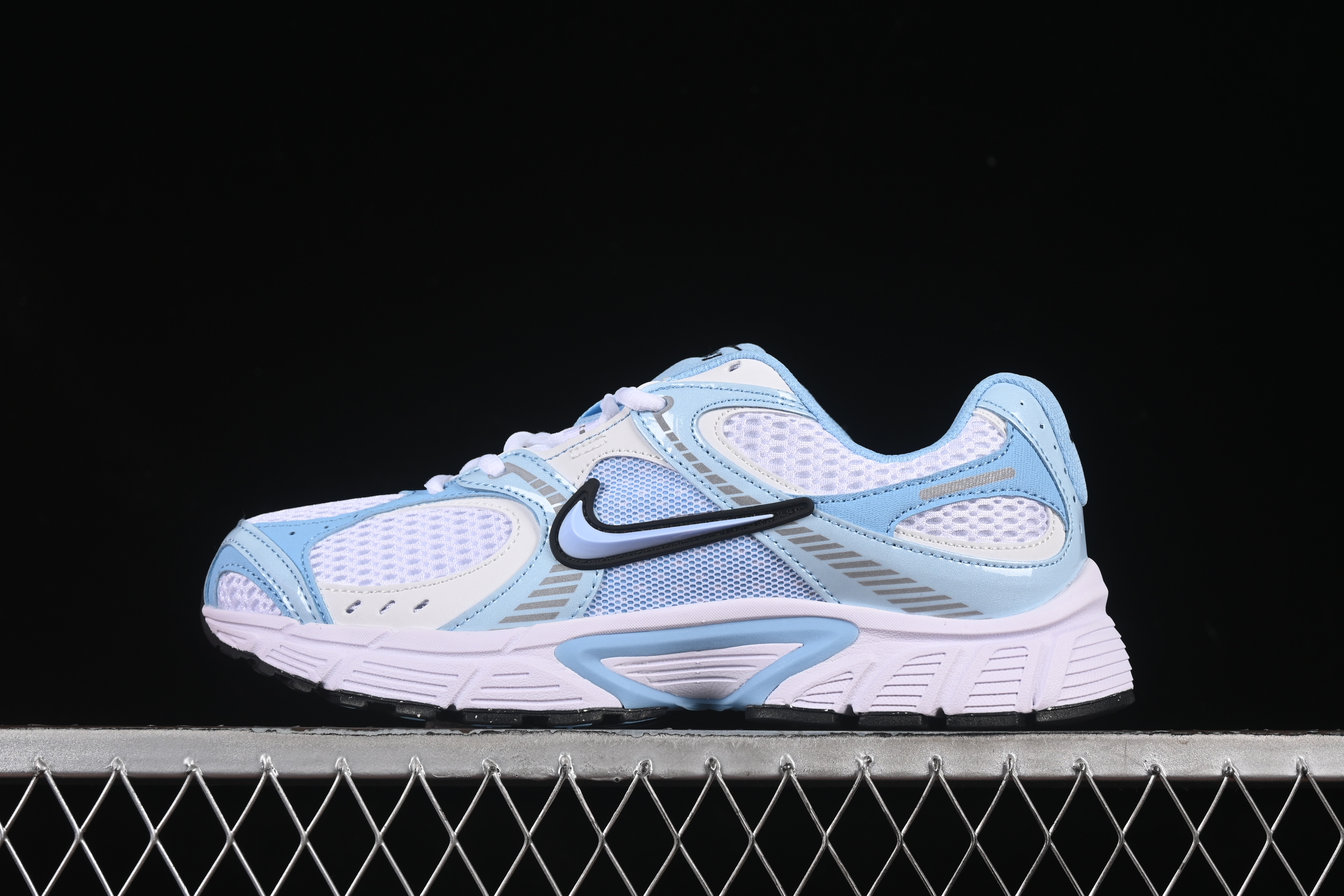 Nike V5 RNR Millennium Classic Retro Running Shoes with Foam Midsole - IF2330-001