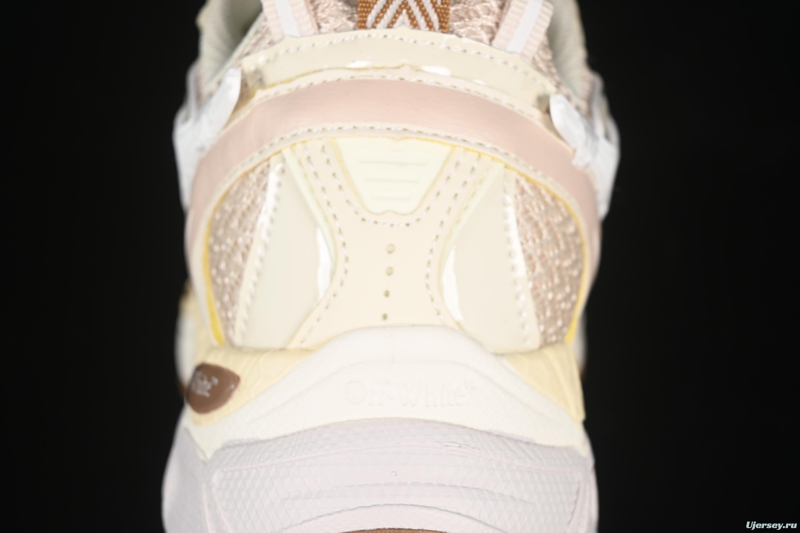 Off-White Be Right Low-Top Lifestyle Sneakers in Beige - C.D4