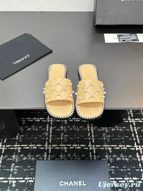 2025 Slippers Chanel Beige Lambskin Pearl