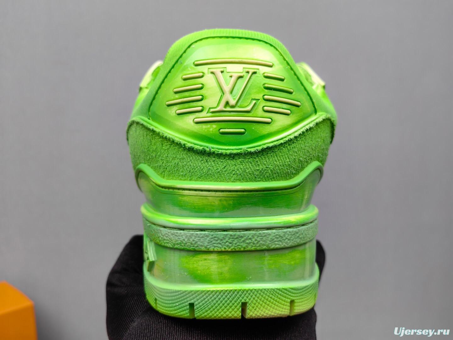 2025 Unisex Louis Vuitton Green Mesh Suede Trainer KFY00510