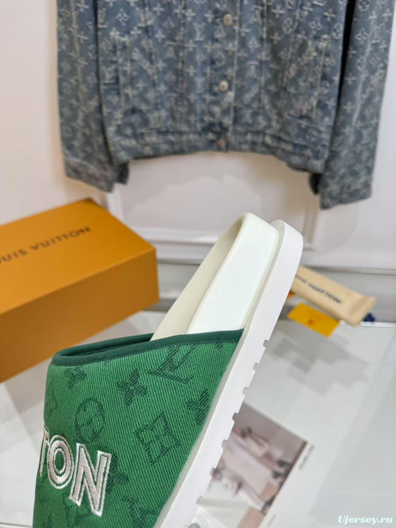 2025 Slippers Louis Vuitton Green Canvas Slippers LY
