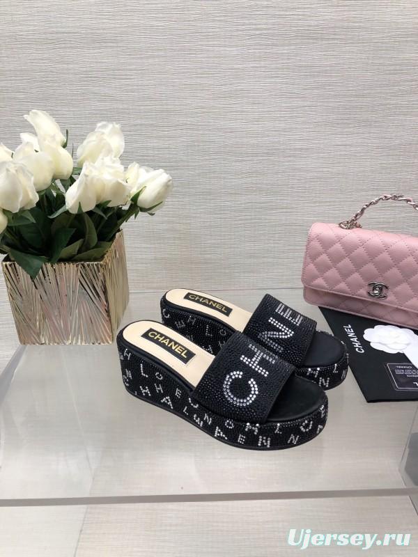 2025 Slippers Chanel Black Fabric Slippers