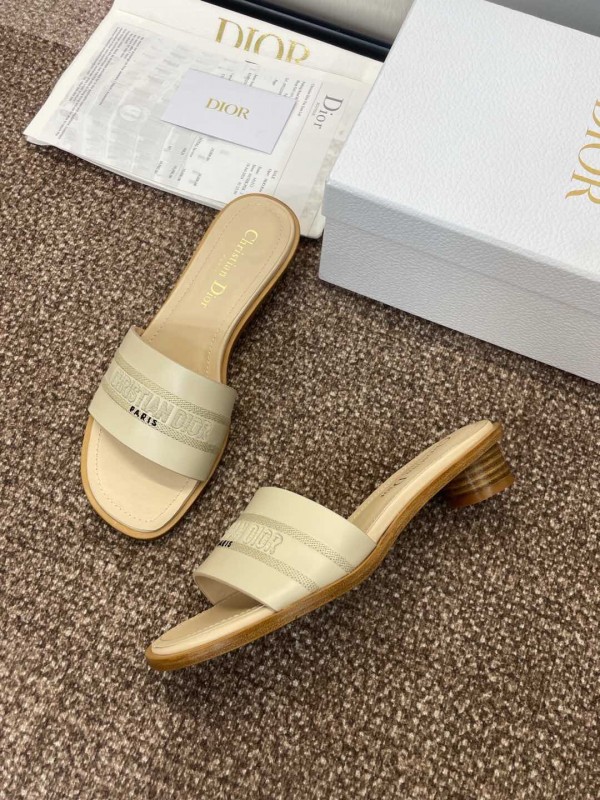 2025 Women Dior Beige Leather Slippers Embroidered KFY00300