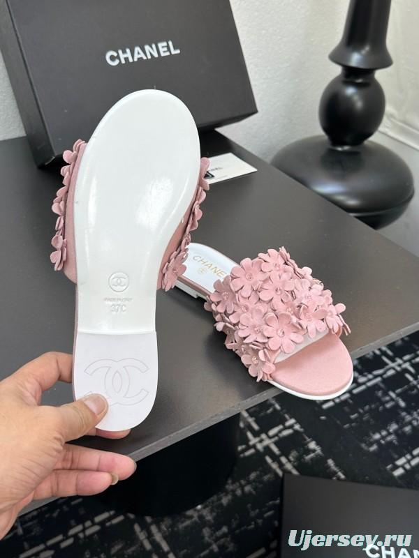 2025 Women Chanel Pink Suede Slippers