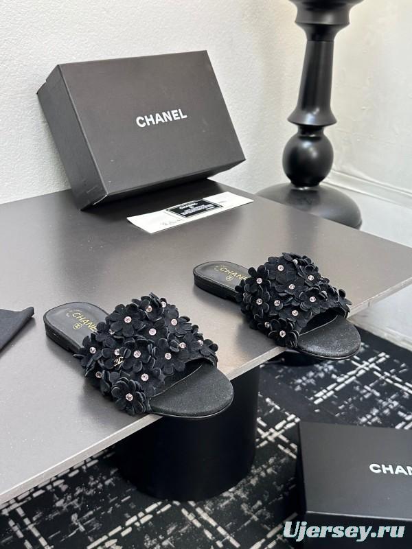 2025 Women Chanel Black Leather Slides