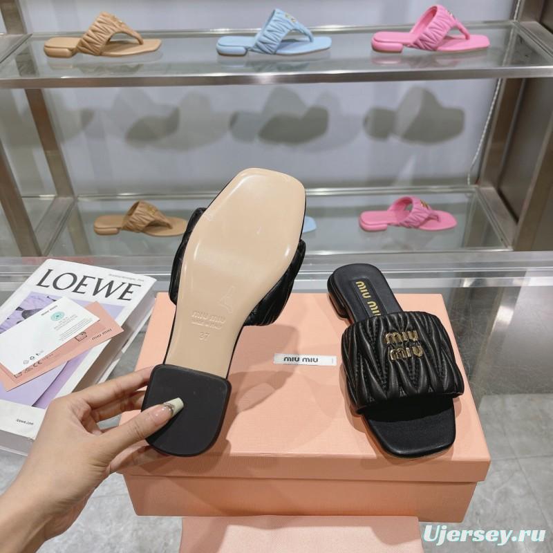 2025 Miumiu Black Leather Slippers KFY00240