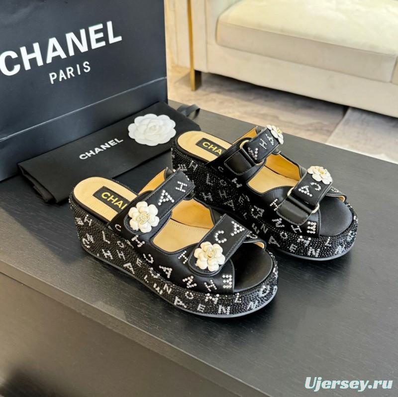 2025 Women Chanel Black PEARL Leather Slippers LY00330