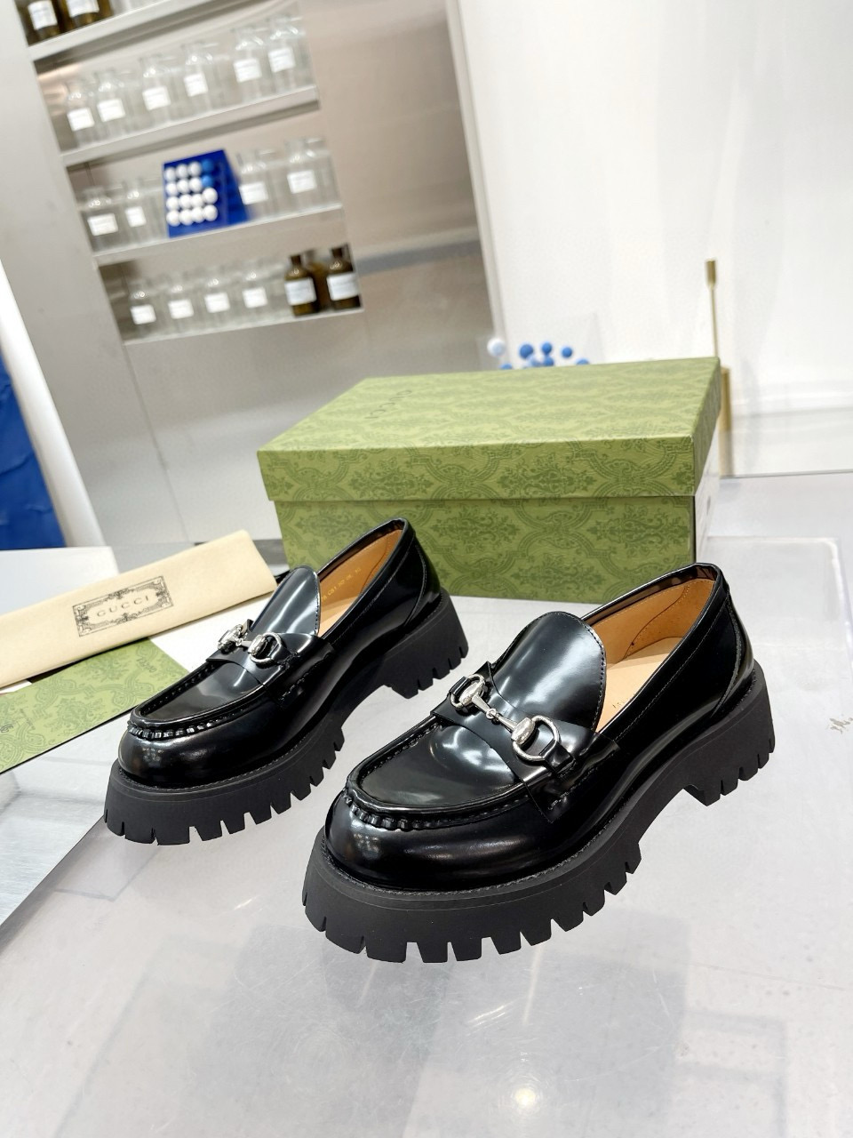 2024 Unisex Gucci Black Leather Loafers MJ00320(F/W)