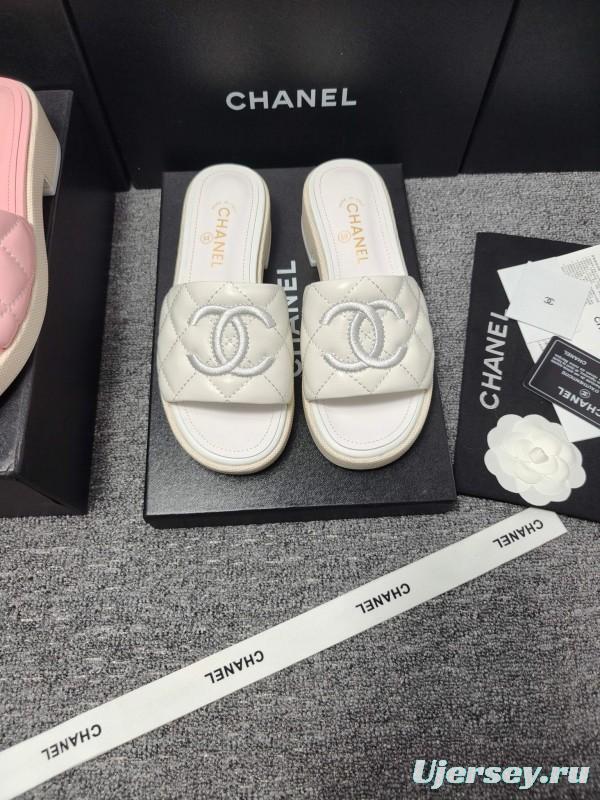 2025 Women Chanel White Leather Slippers