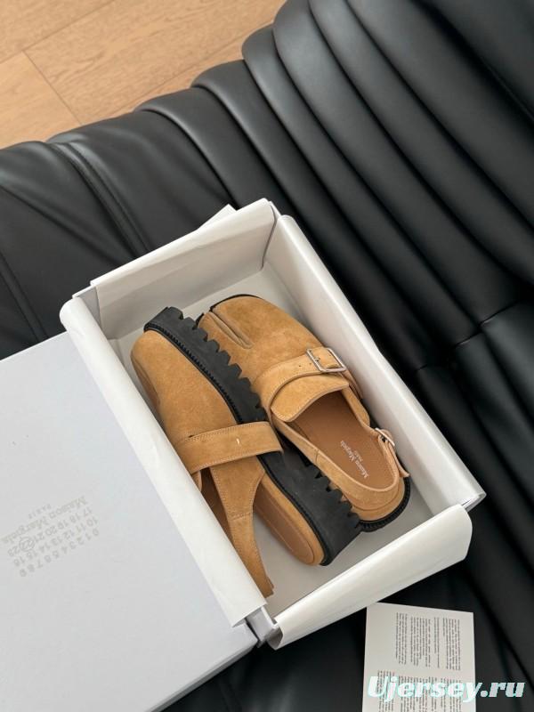 2025 Women MM6 Tan Suede Slingback Split-toe Shoes KFY00310