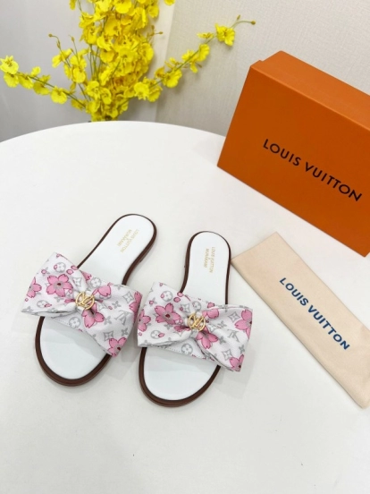 2025 Women Louis Vuitton White Pink Leather Slippers LY00190
