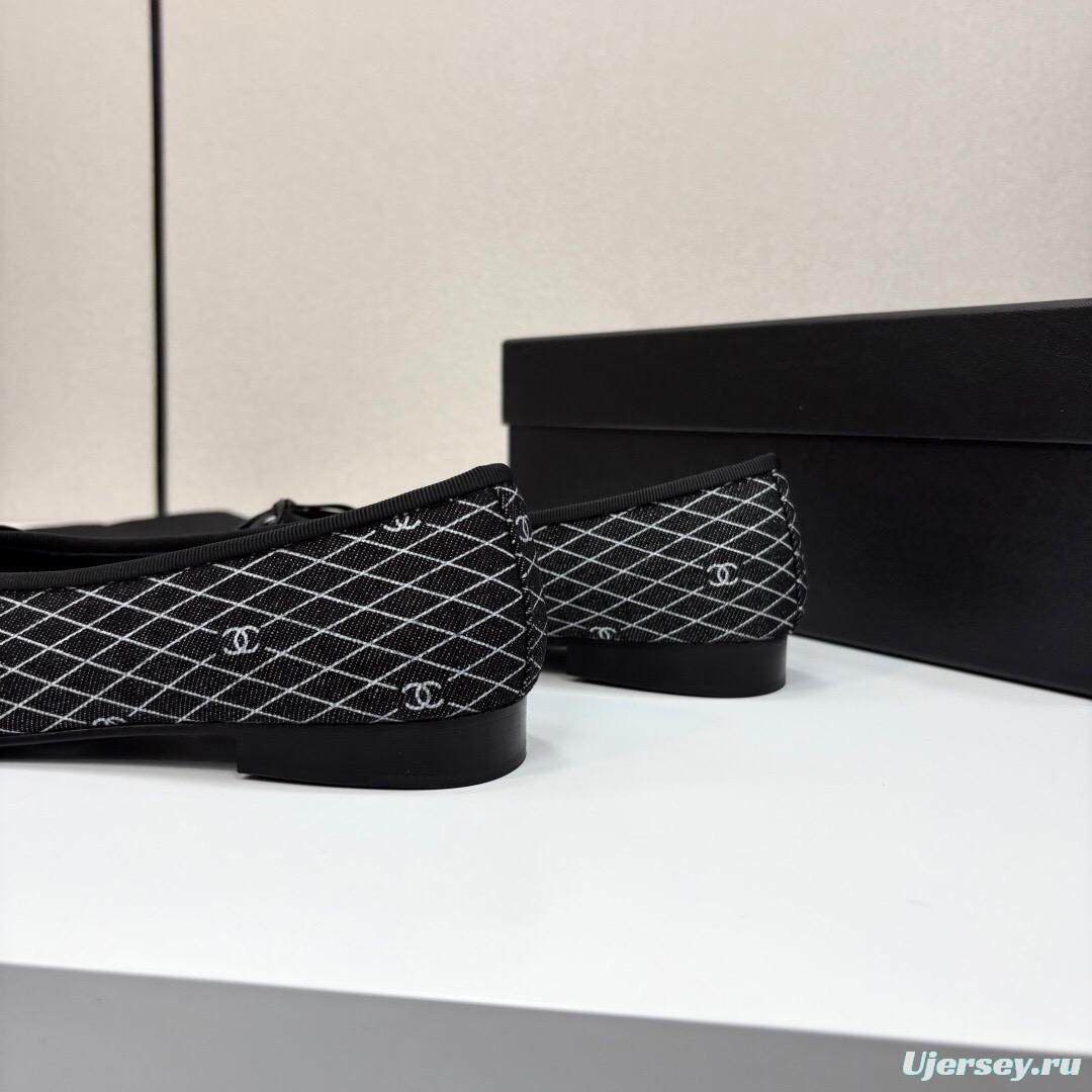 2025 Women Chanel Black Grey Fabric Leather Ballet Flat LY00360