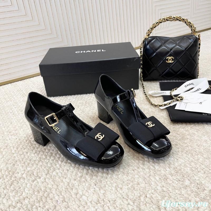 2025 Women Chanel Black Patent Leather Mary Jane Bow KFY00310
