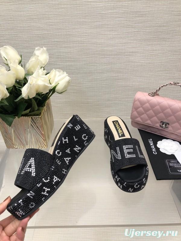 2025 Slippers Chanel Black Fabric Slippers